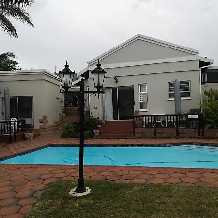 Ocean Hideaway Bed And Breakfast Amanzimtoti Exterior photo